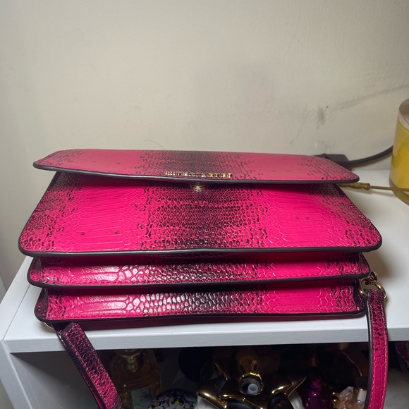 MICHAEL Michael Kors Large Gusset
Snakeskin Crossbody - Picture 5 of 5